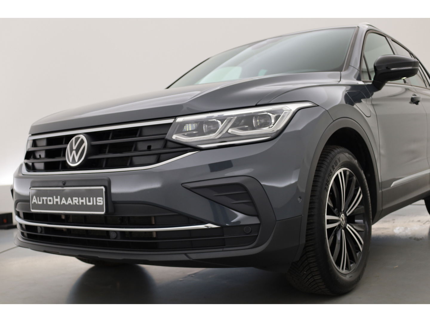 Volkswagen Tiguan 1.4 TSI eHybrid | HUD | IQ Light | Keyless | Stoel- Stuurverw. | Adapt. Cruise | 360cam | Apple CarPlay