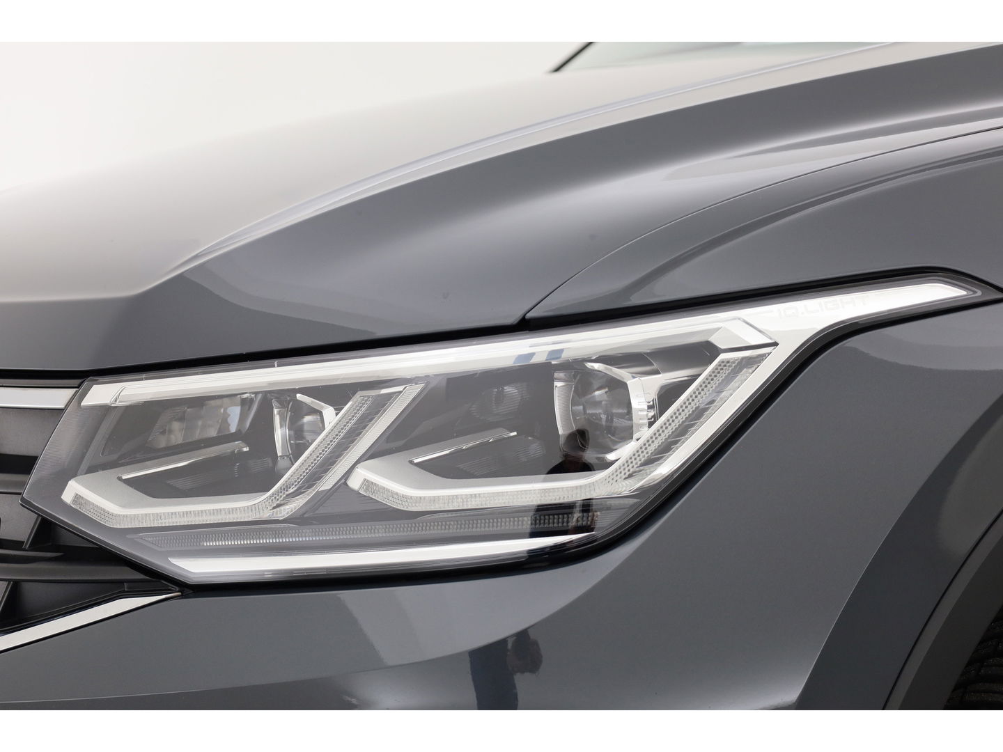 Volkswagen Tiguan 1.4 TSI eHybrid | HUD | IQ Light | Keyless | Stoel- Stuurverw. | Adapt. Cruise | 360cam | Apple CarPlay