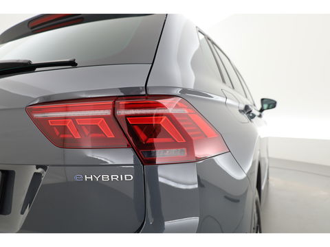 Volkswagen Tiguan 1.4 TSI eHybrid | HUD | IQ Light | Keyless | Stoel- Stuurverw. | Adapt. Cruise | 360cam | Apple CarPlay