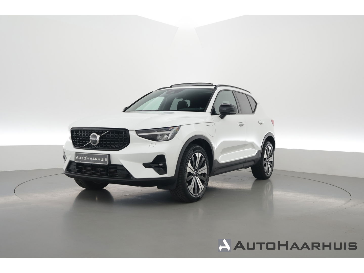 Volvo XC40 1.5 T5 Plug-in hybrid Ultimate Dark | SOH 91.1% | Pano | Harman Kardon | Adapt. Cruise | 360cam | Keyless | Stoel- Stuurverw