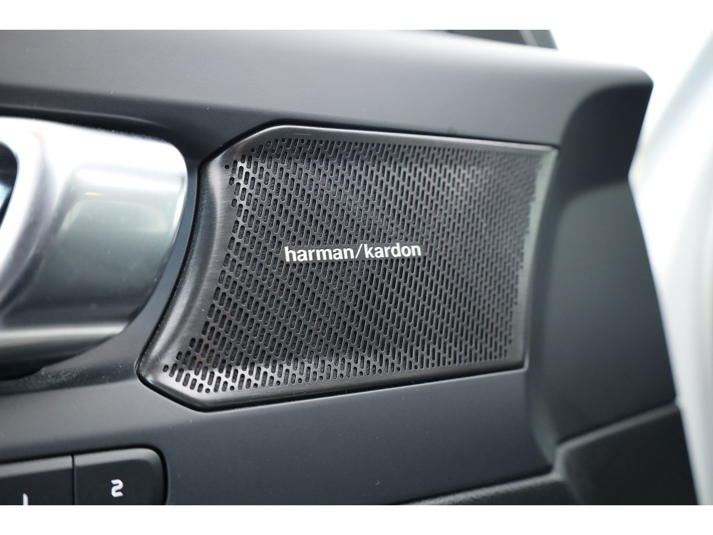 Volvo XC40 1.5 T5 Plug-in hybrid Ultimate Dark | SOH 91.1% | Pano | Harman Kardon | Adapt. Cruise | 360cam | Keyless | Stoel- Stuurverw