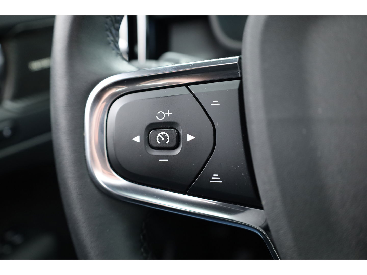 Volvo XC40 1.5 T5 Plug-in hybrid Ultimate Dark | SOH 91.1% | Pano | Harman Kardon | Adapt. Cruise | 360cam | Keyless | Stoel- Stuurverw