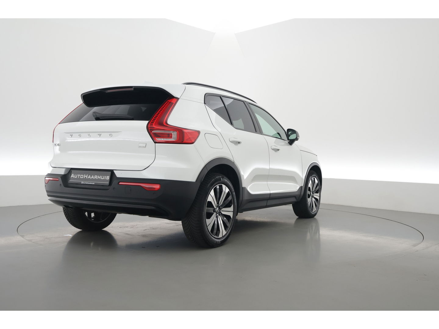 Volvo XC40 1.5 T5 Plug-in hybrid Ultimate Dark | SOH 91.1% | Pano | Harman Kardon | Adapt. Cruise | 360cam | Keyless | Stoel- Stuurverw