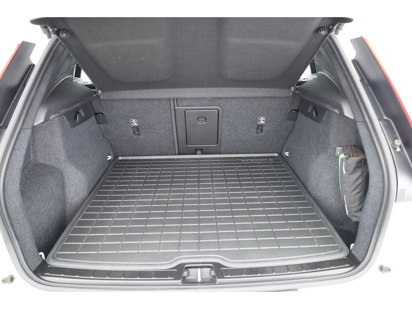 Volvo XC40 1.5 T5 Plug-in hybrid Ultimate Dark | SOH 91.1% | Pano | Harman Kardon | Adapt. Cruise | 360cam | Keyless | Stoel- Stuurverw