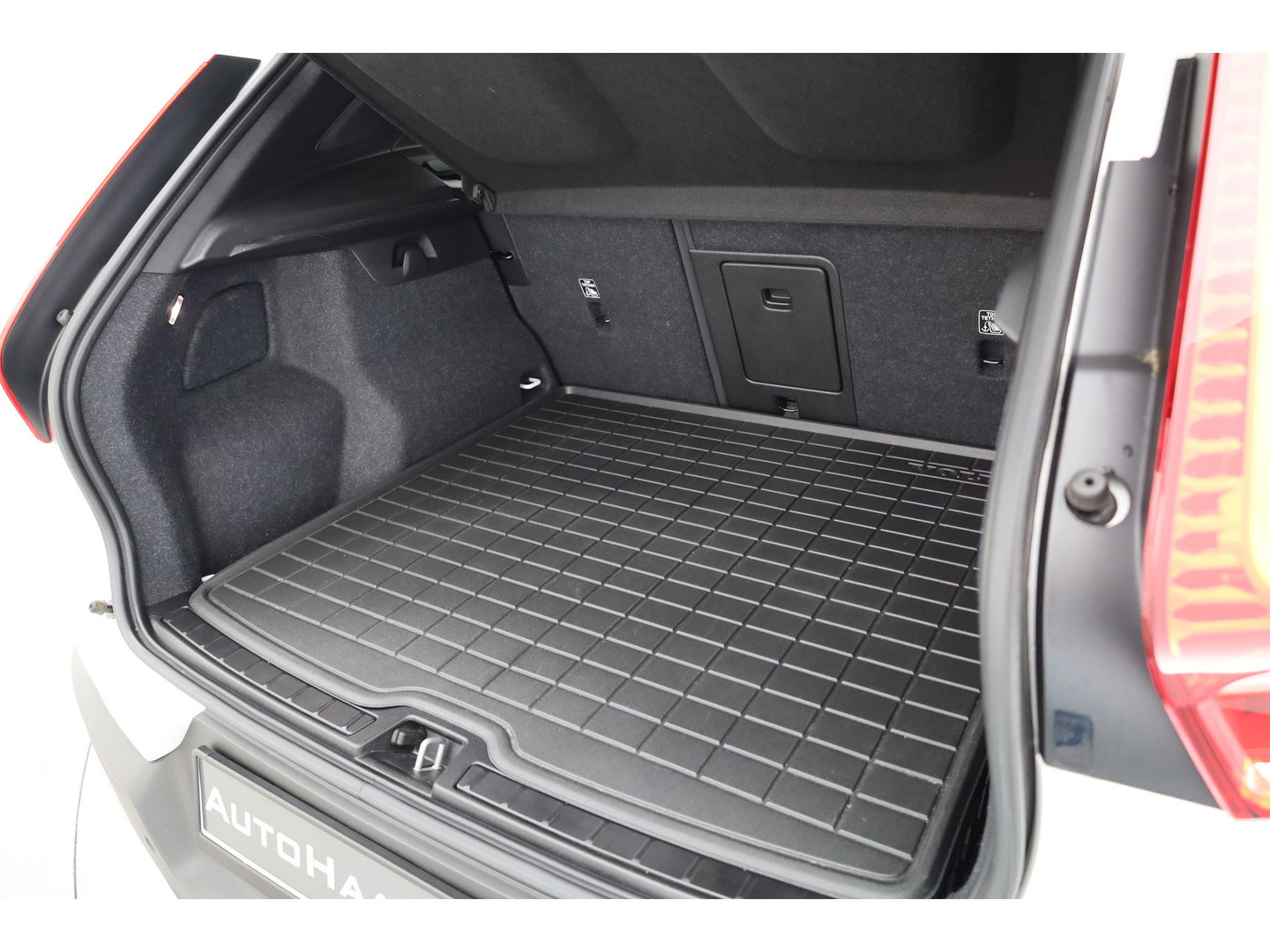 Volvo XC40 1.5 T5 Plug-in hybrid Ultimate Dark | SOH 91.1% | Pano | Harman Kardon | Adapt. Cruise | 360cam | Keyless | Stoel- Stuurverw