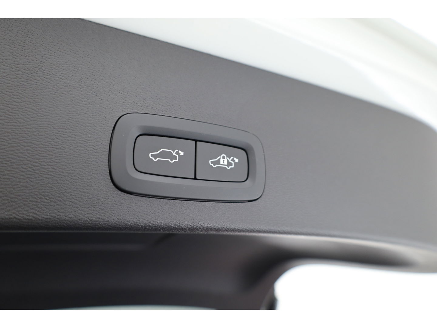 Volvo XC40 1.5 T5 Plug-in hybrid Ultimate Dark | SOH 91.1% | Pano | Harman Kardon | Adapt. Cruise | 360cam | Keyless | Stoel- Stuurverw