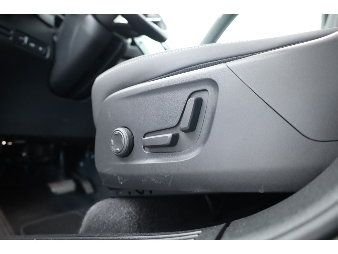 Volvo XC40 1.5 T5 Plug-in hybrid Ultimate Dark | SOH 91.1% | Pano | Harman Kardon | Adapt. Cruise | 360cam | Keyless | Stoel- Stuurverw