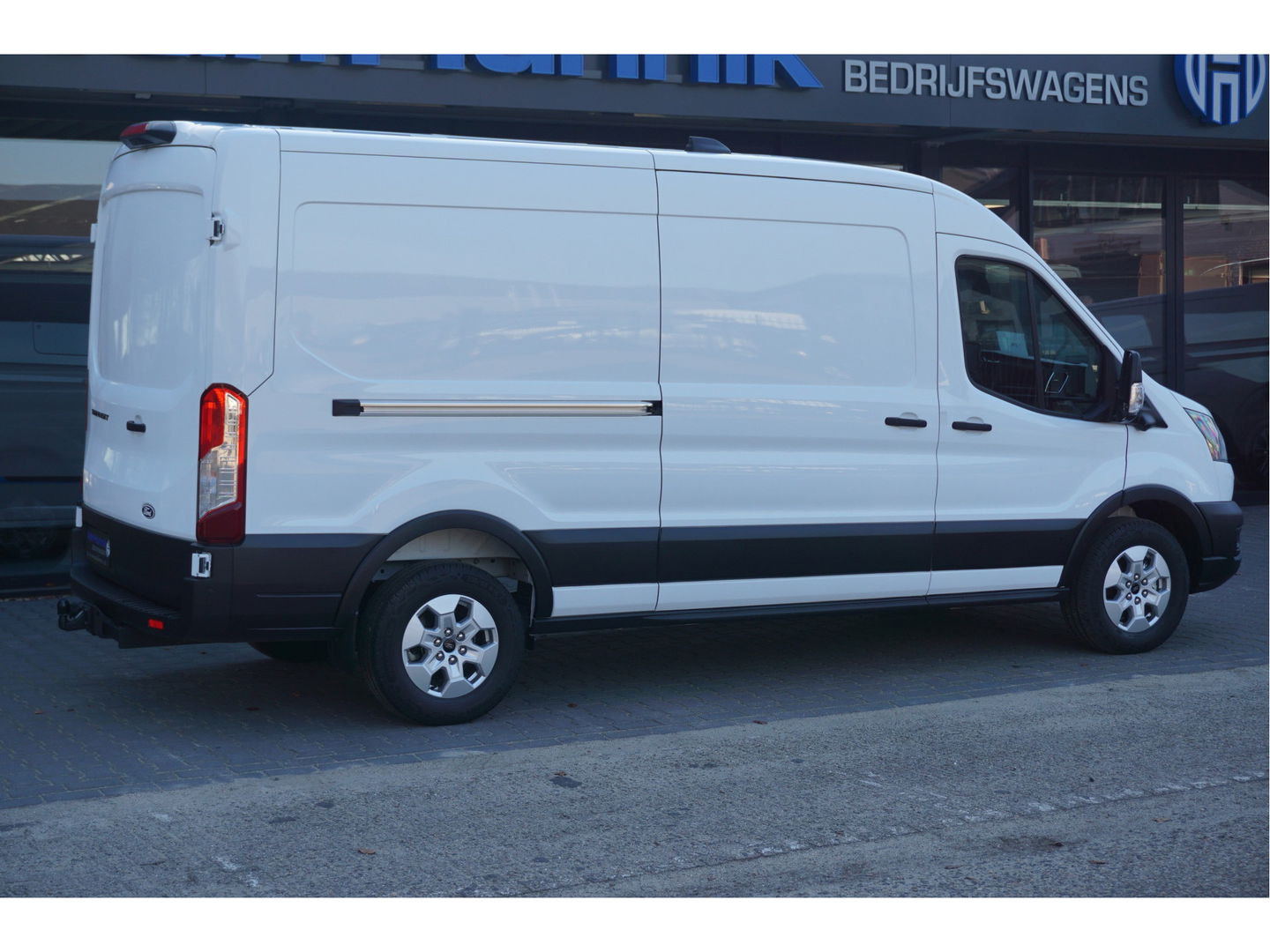 Ford Transit 350L 130PK L3H2 RWD BPM VRIJ!! Sync4 Navi, 360 Camera, LM Velg, Trekhaak!! NR. A227