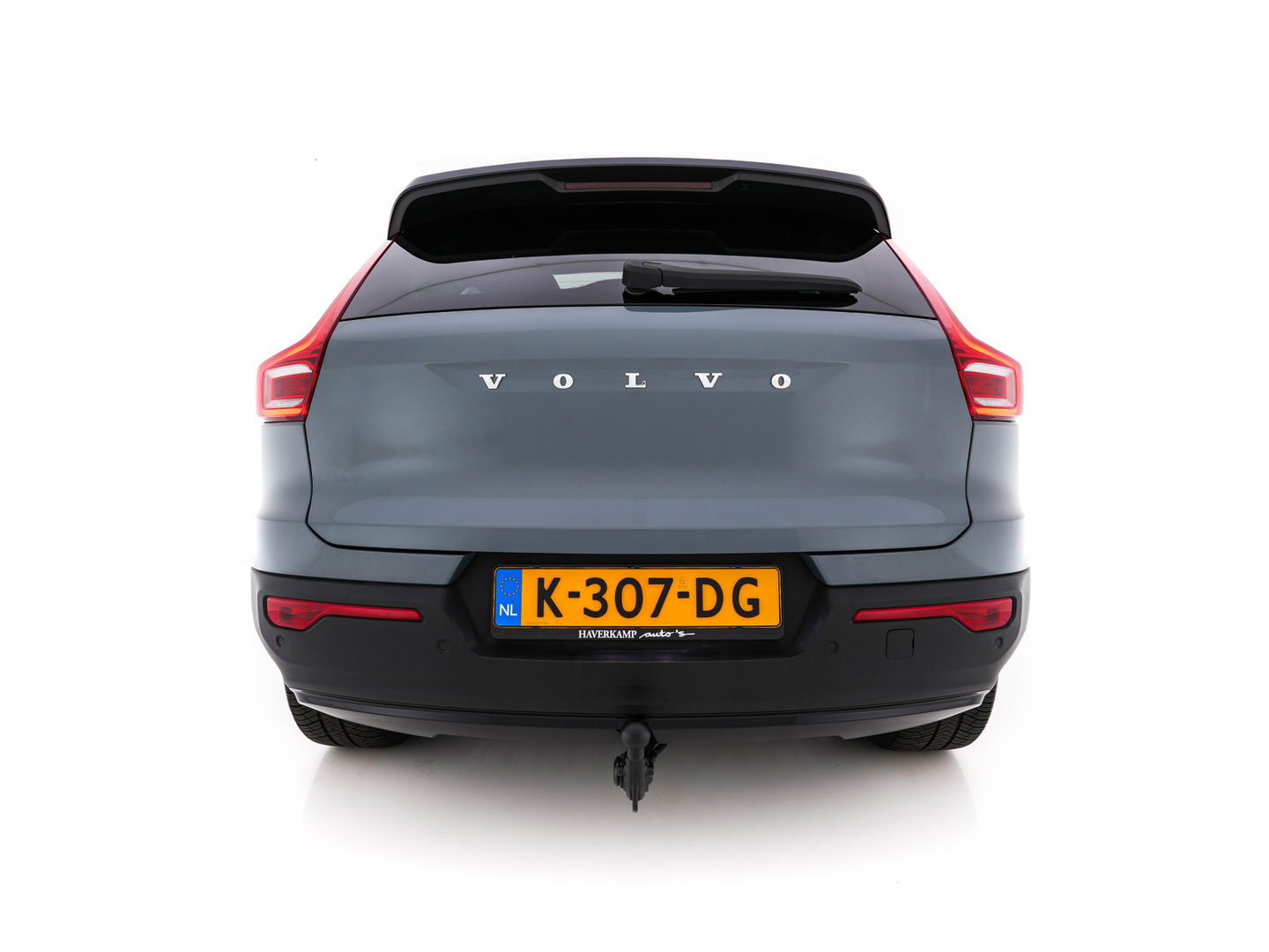 Volvo XC40 Recharge P8 AWD R-Design [ 3-Fase-11kW ] {SOH-90%} (INCL-BTW) Aut. *PANO | LEATHER-ALCANTARA | ADAPTIVE-CRUISE | DIGI-COCKPIT | FULL-LED | HARMAN/KARDON | TOPVIEW | NAVI-FULLMAP | ECC | PDC | KEYLESS | HEATED-SPORTSEATS | TOWBAR | 20''ALU*
