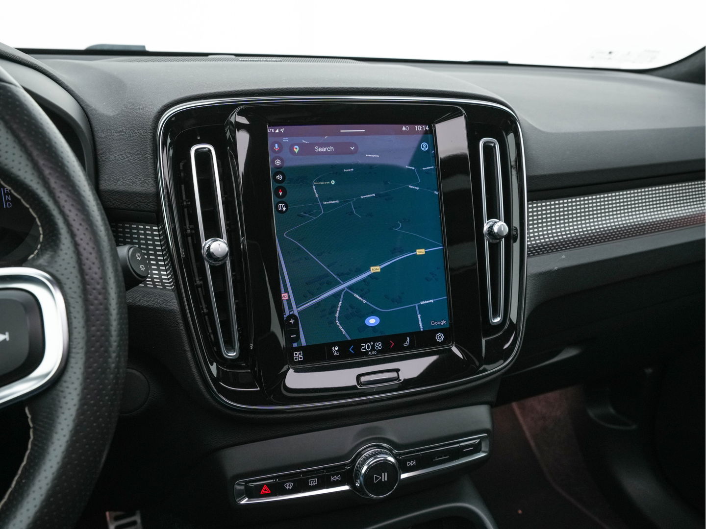 Volvo XC40 Recharge P8 AWD R-Design [ 3-Fase-11kW ] {SOH-90%} (INCL-BTW) Aut. *PANO | LEATHER-ALCANTARA | ADAPTIVE-CRUISE | DIGI-COCKPIT | FULL-LED | HARMAN/KARDON | TOPVIEW | NAVI-FULLMAP | ECC | PDC | KEYLESS | HEATED-SPORTSEATS | TOWBAR | 20''ALU*