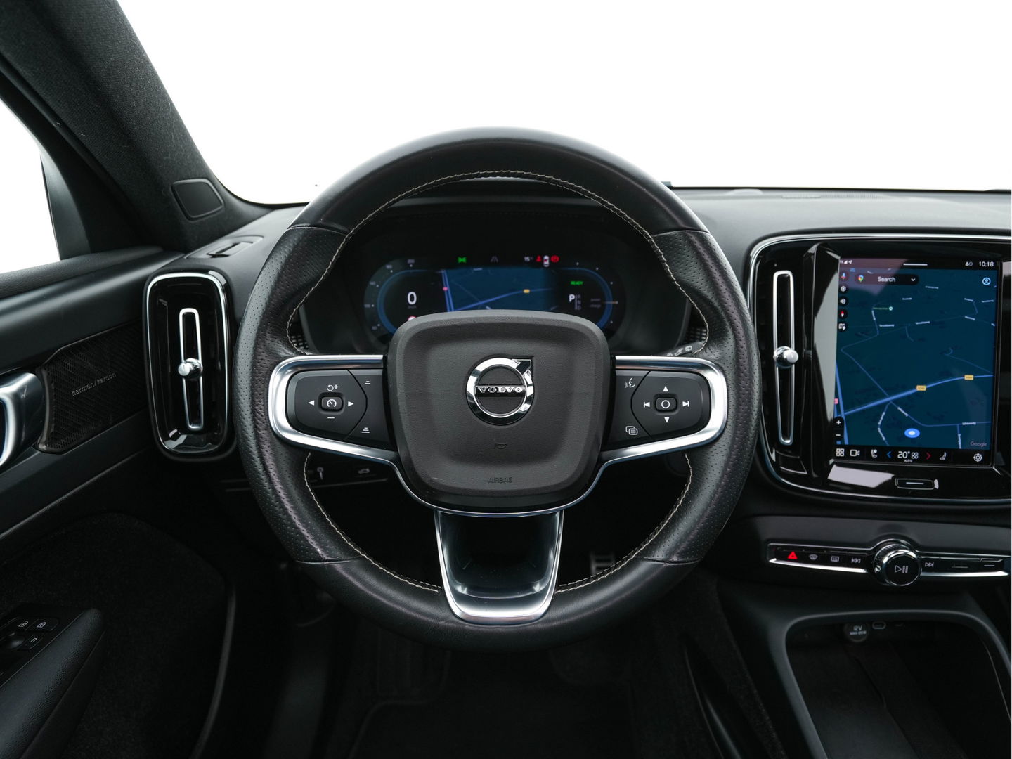 Volvo XC40 Recharge P8 AWD R-Design [ 3-Fase-11kW ] {SOH-90%} (INCL-BTW) Aut. *PANO | LEATHER-ALCANTARA | ADAPTIVE-CRUISE | DIGI-COCKPIT | FULL-LED | HARMAN/KARDON | TOPVIEW | NAVI-FULLMAP | ECC | PDC | KEYLESS | HEATED-SPORTSEATS | TOWBAR | 20''ALU*