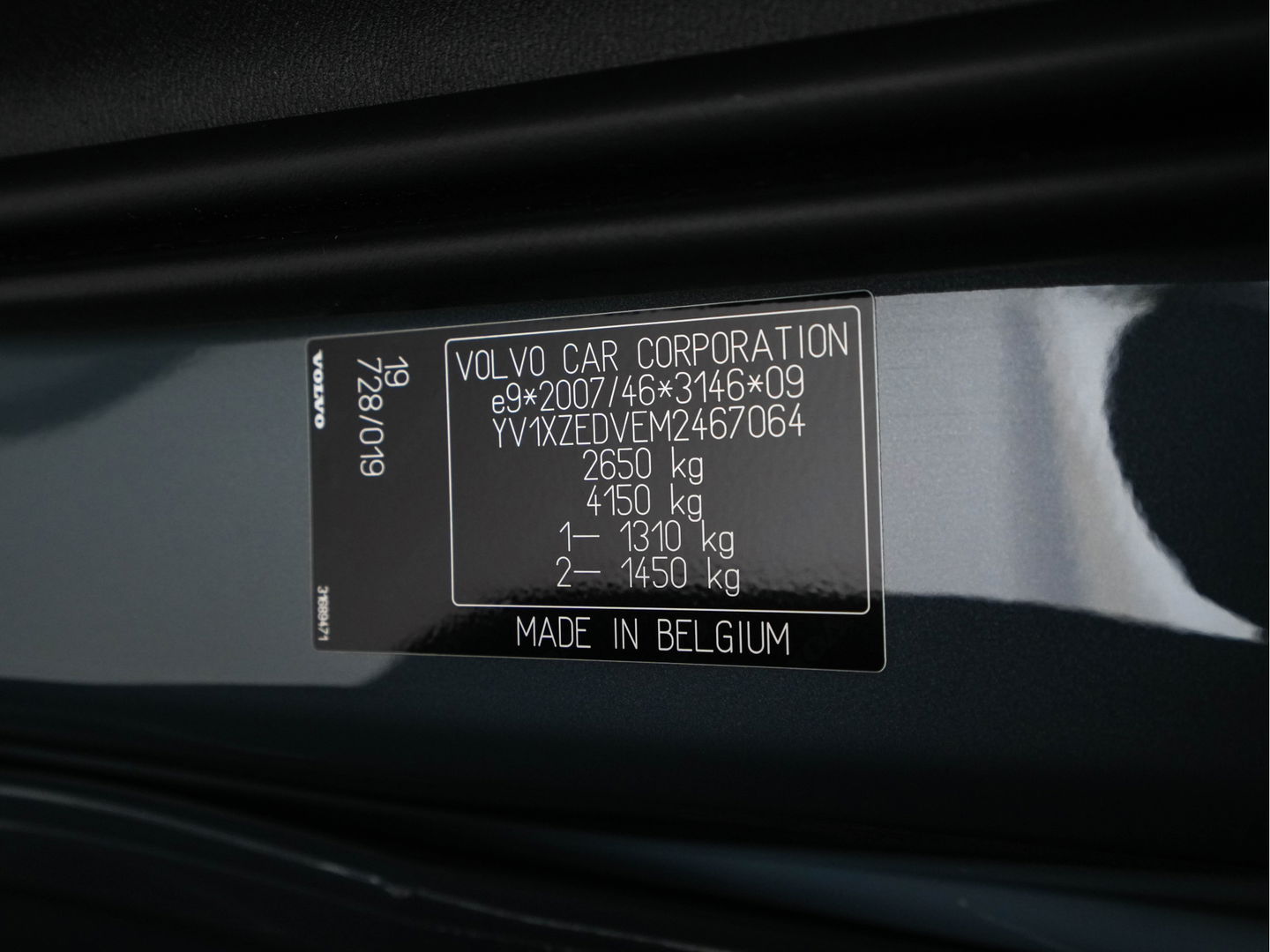 Volvo XC40 Recharge P8 AWD R-Design [ 3-Fase-11kW ] {SOH-90%} (INCL-BTW) Aut. *PANO | LEATHER-ALCANTARA | ADAPTIVE-CRUISE | DIGI-COCKPIT | FULL-LED | HARMAN/KARDON | TOPVIEW | NAVI-FULLMAP | ECC | PDC | KEYLESS | HEATED-SPORTSEATS | TOWBAR | 20''ALU*