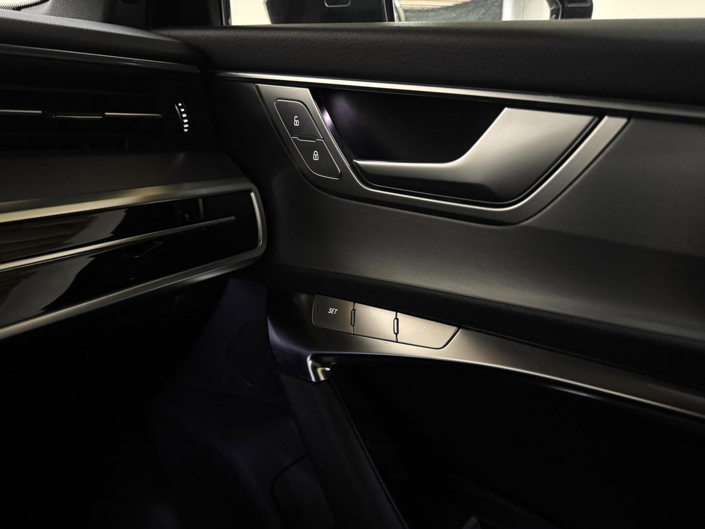 Audi A6 Avant 55 TFSIe Quattro Competition S-Line Pano Leer 360° Trekh.