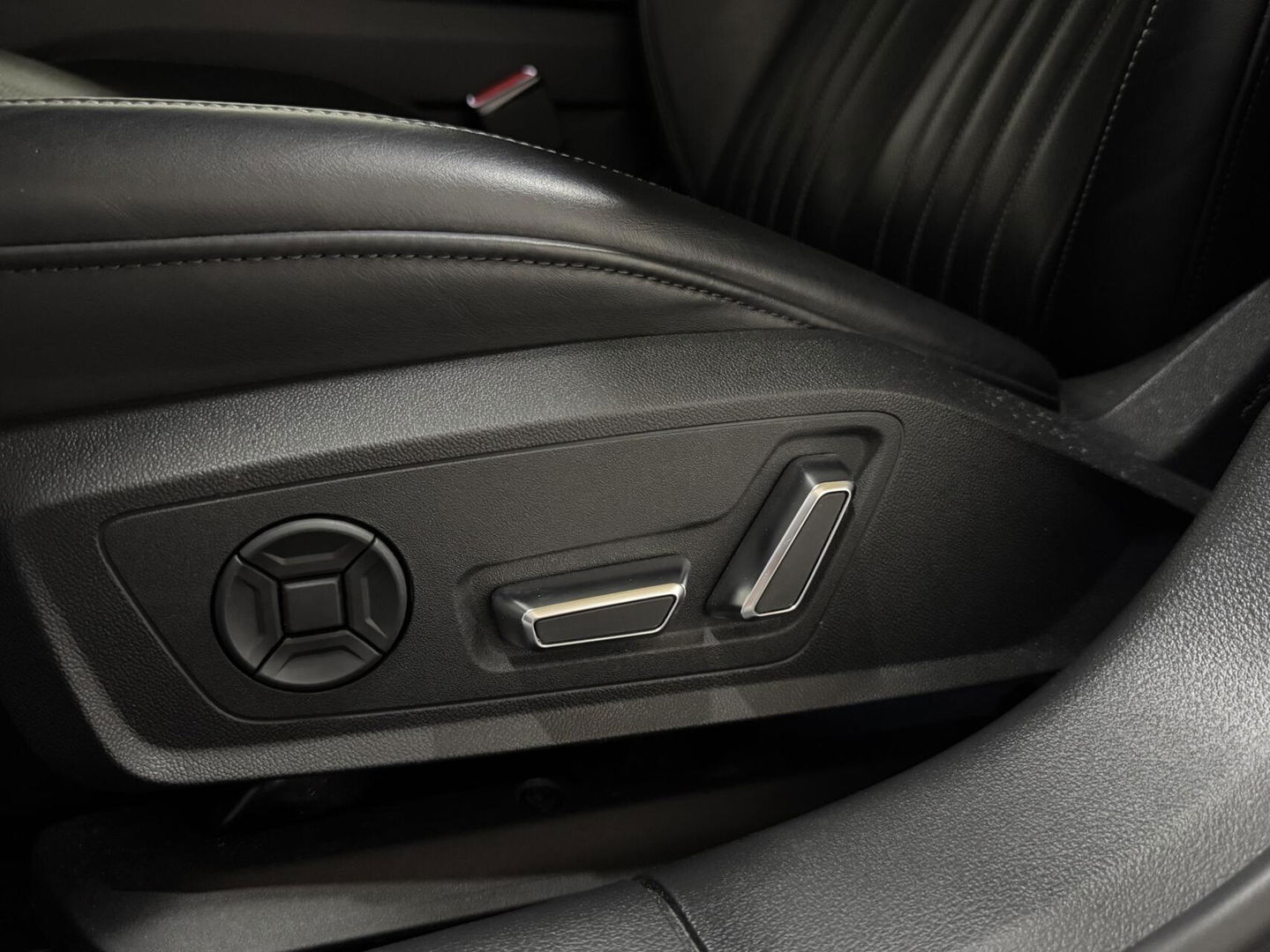 Audi A6 Avant 55 TFSIe Quattro Competition S-Line Pano Leer 360° Trekh.