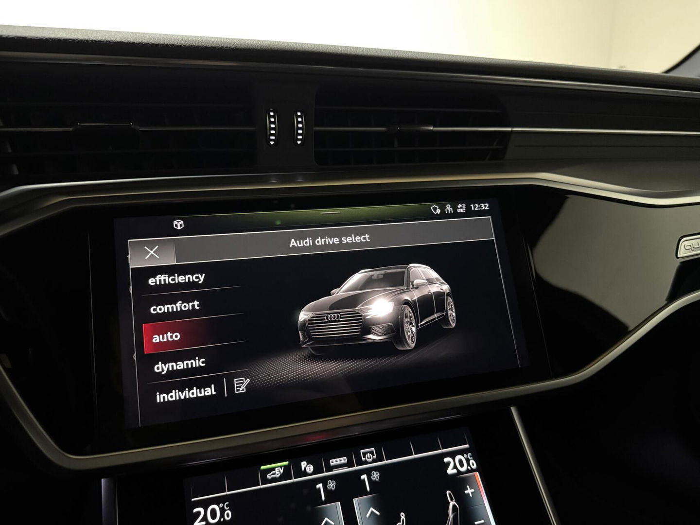 Audi A6 Avant 55 TFSIe Quattro Competition S-Line Pano Leer 360° Trekh.