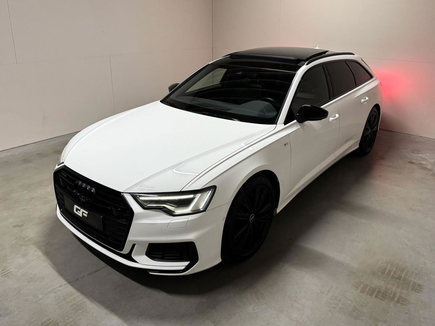 Audi A6 Avant 55 TFSIe Quattro Competition S-Line Pano Leer 360° Trekh.