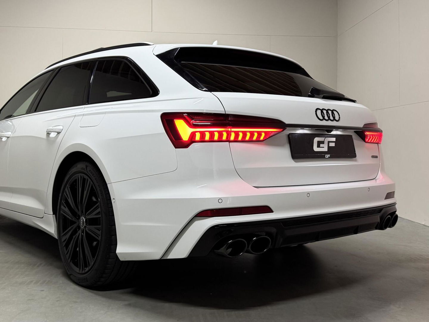 Audi A6 Avant 55 TFSIe Quattro Competition S-Line Pano Leer 360° Trekh.