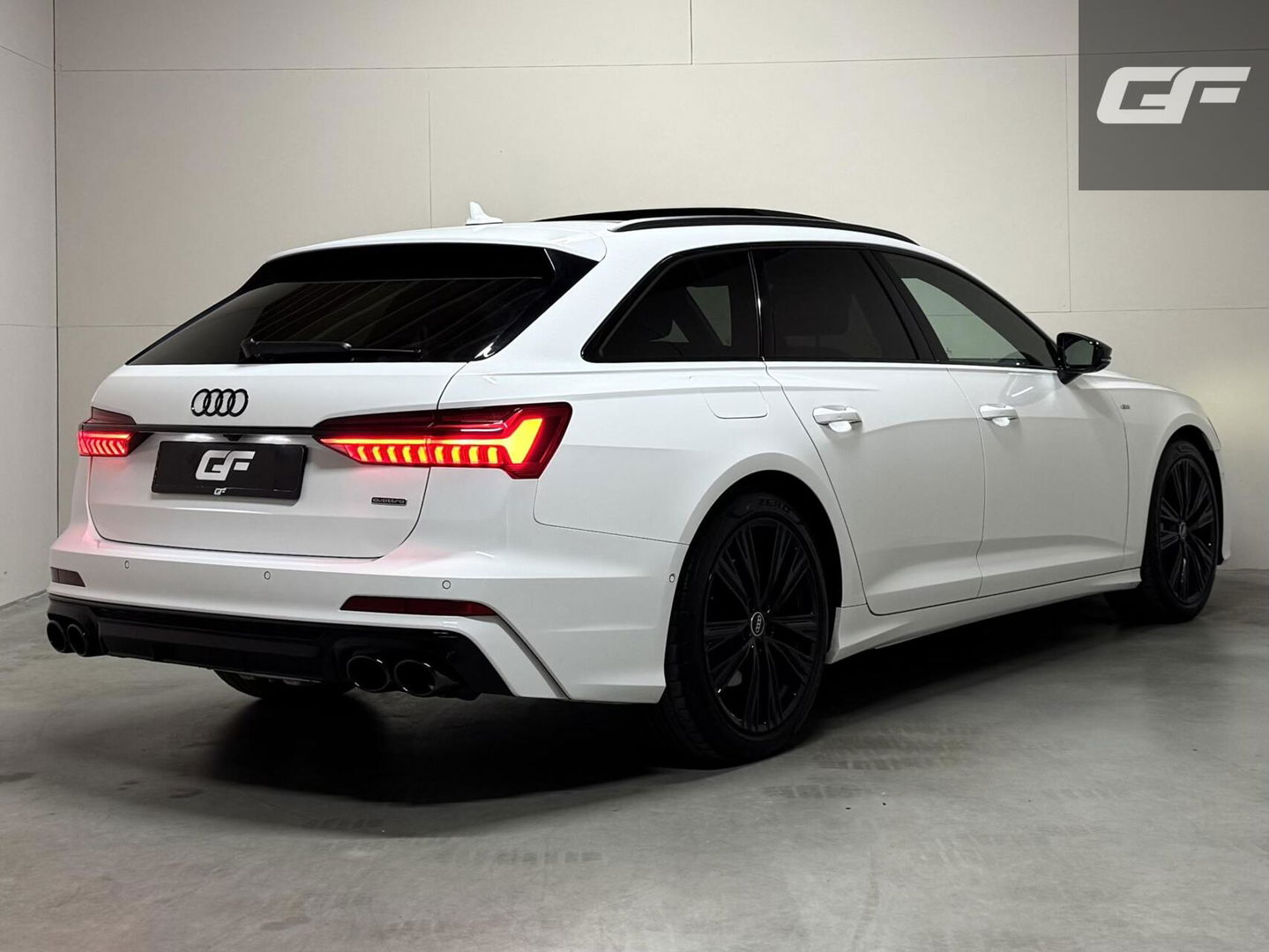 Audi A6 Avant 55 TFSIe Quattro Competition S-Line Pano Leer 360° Trekh.