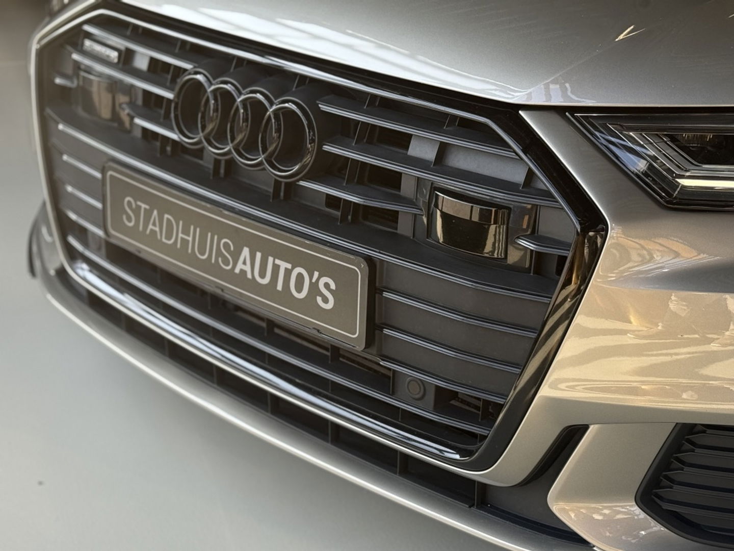 Audi A6 Avant 55 TFSIe 367 PK Quattro / Audi Exclusive / B&O / 2022 / Matrix