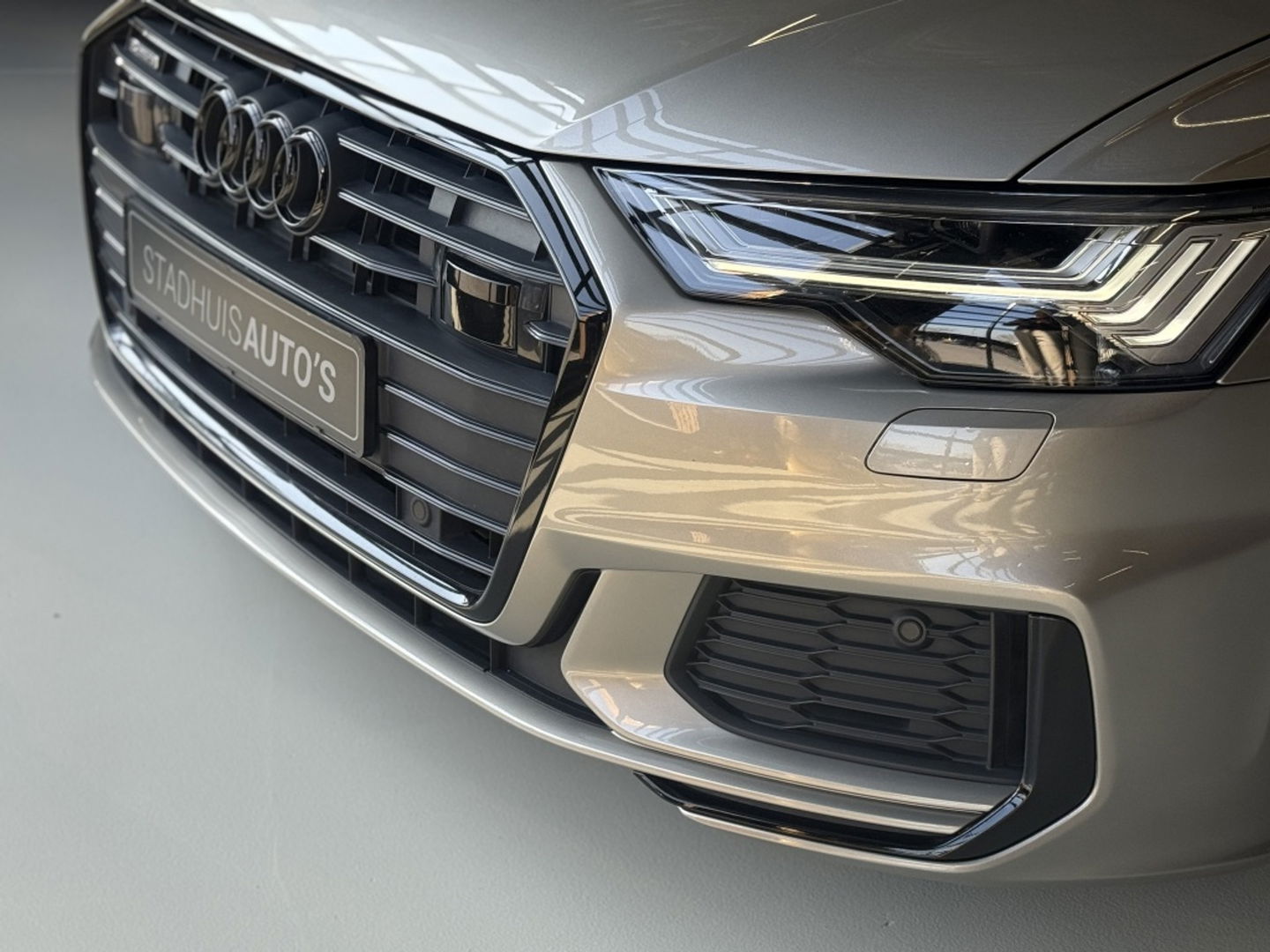 Audi A6 Avant 55 TFSIe 367 PK Quattro / Audi Exclusive / B&O / 2022 / Matrix