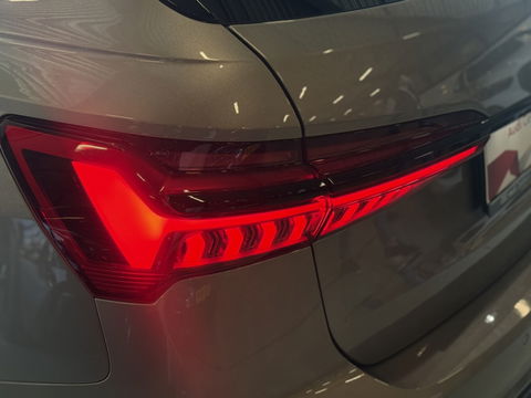 Audi A6 Avant 55 TFSIe 367 PK Quattro / Audi Exclusive / B&O / 2022 / Matrix