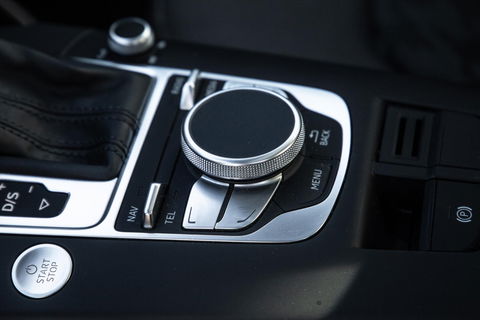 Audi A3 Sportback 1.4 e-tron PHEV Attraction Pro Line plus CARPLAY / CRUISE CONTROLE / STOELVERWARMING / PANORAMA DAK