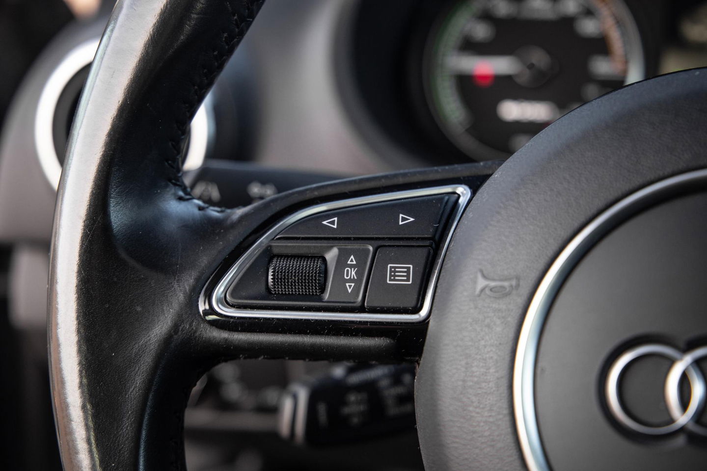 Audi A3 Sportback 1.4 e-tron PHEV Attraction Pro Line plus CARPLAY / CRUISE CONTROLE / STOELVERWARMING / PANORAMA DAK