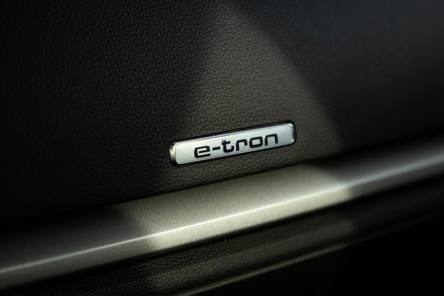 Audi A3 Sportback 1.4 e-tron PHEV Attraction Pro Line plus CARPLAY / CRUISE CONTROLE / STOELVERWARMING / PANORAMA DAK