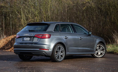 Audi A3 Sportback 1.4 e-tron PHEV Attraction Pro Line plus CARPLAY / CRUISE CONTROLE / STOELVERWARMING / PANORAMA DAK