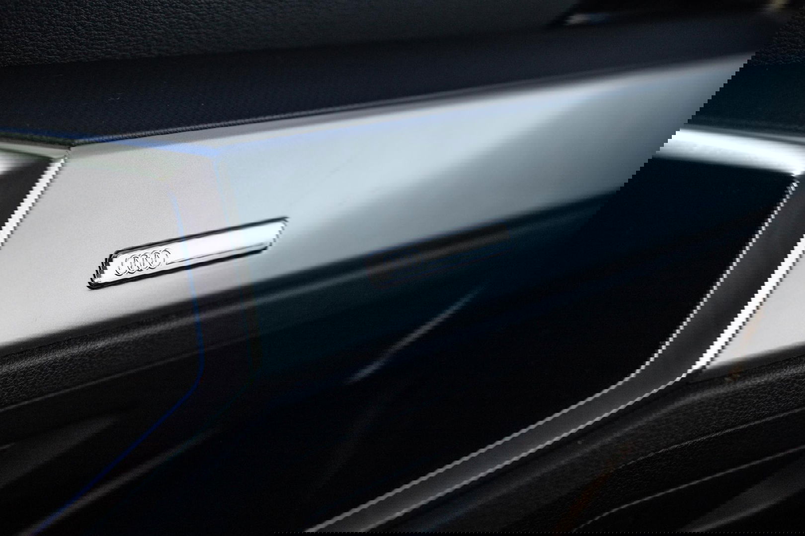 Audi Q3 45 TFSI e edition AUTOMAAT / PLUG IN HYBRID / STOELVERWARMING / LEER / VIRTUAL COCKPIT / CRUISE CONTROLE / DEALER ONDERHOUDEN