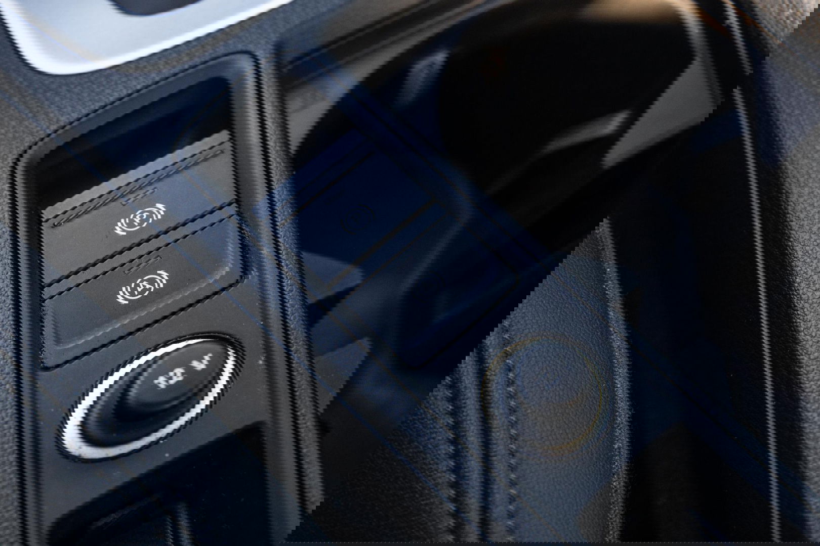 Audi Q3 45 TFSI e edition AUTOMAAT / PLUG IN HYBRID / STOELVERWARMING / LEER / VIRTUAL COCKPIT / CRUISE CONTROLE / DEALER ONDERHOUDEN