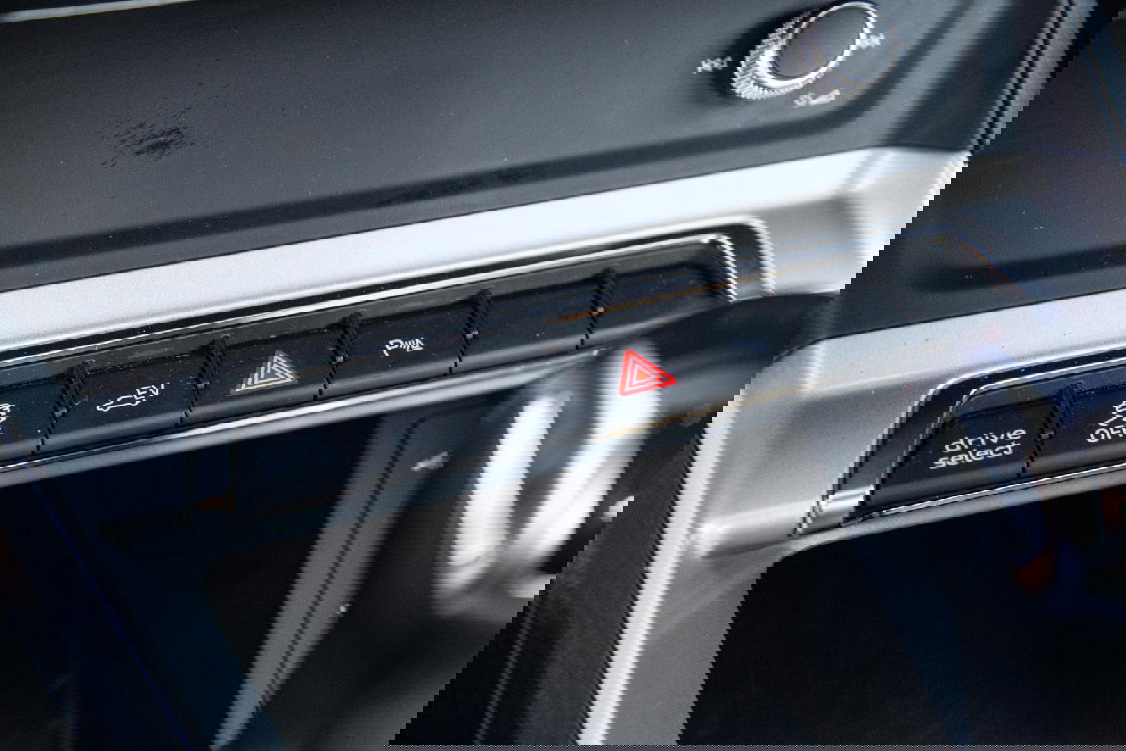 Audi Q3 45 TFSI e edition AUTOMAAT / PLUG IN HYBRID / STOELVERWARMING / LEER / VIRTUAL COCKPIT / CRUISE CONTROLE / DEALER ONDERHOUDEN