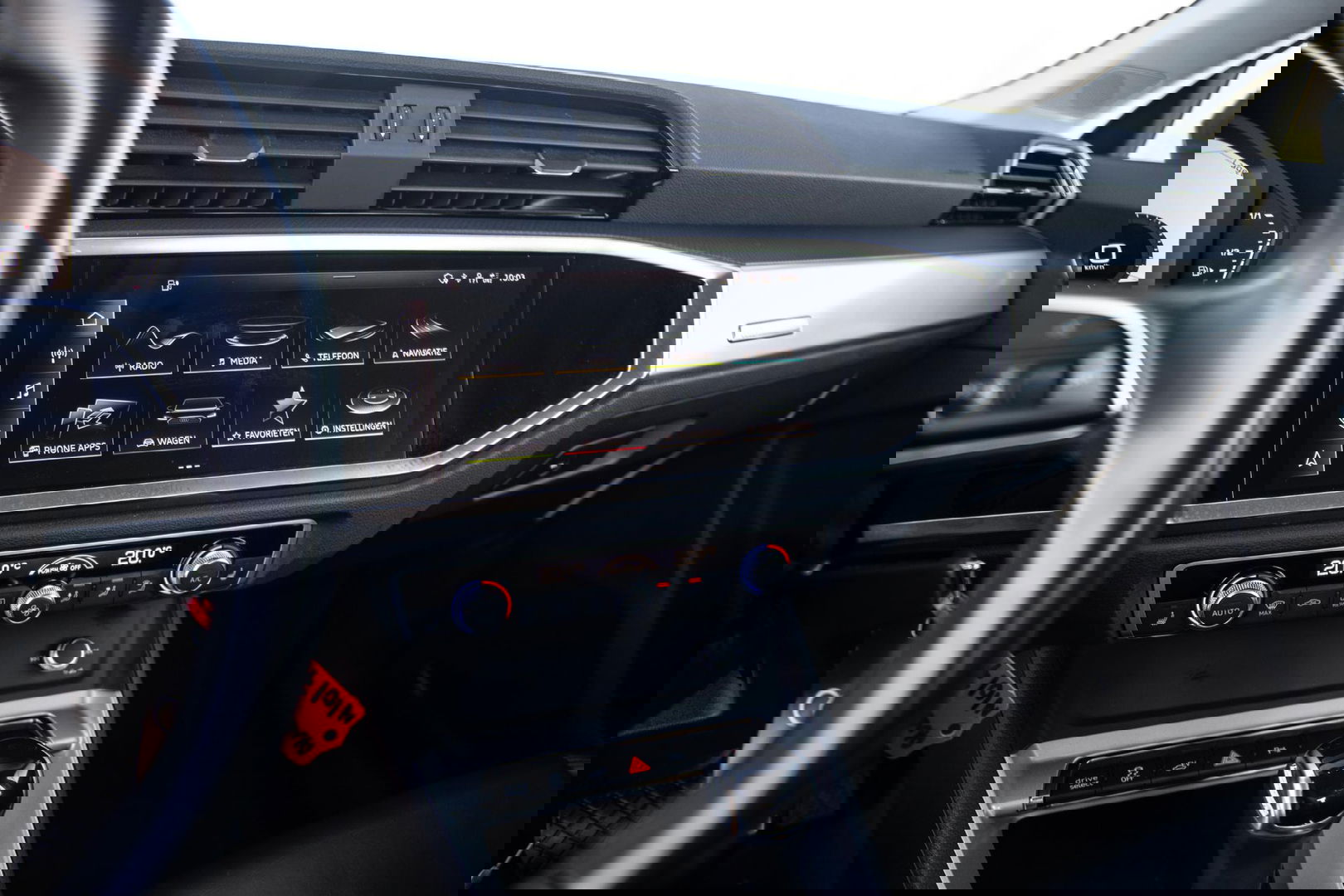 Audi Q3 45 TFSI e edition AUTOMAAT / PLUG IN HYBRID / STOELVERWARMING / LEER / VIRTUAL COCKPIT / CRUISE CONTROLE / DEALER ONDERHOUDEN