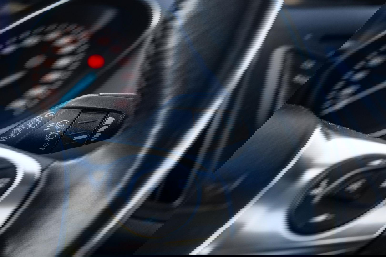 Ford Kuga 1.6 Titanium PANORAMA DAK / STOELVERWARMING / TREKHAAK / CRUISE CONTROLE