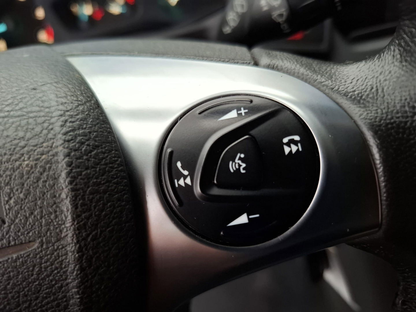 Ford Transit 350 2.0 TDCI L3H2 DC Trend DUBBEL CABINE / TREKHAAK / NAVI / CAMERA