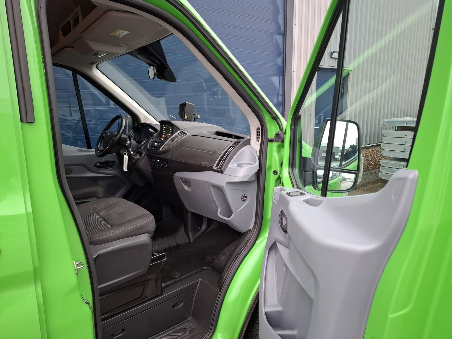 Ford Transit 350 2.0 TDCI L3H2 DC Trend DUBBEL CABINE / TREKHAAK / NAVI / CAMERA