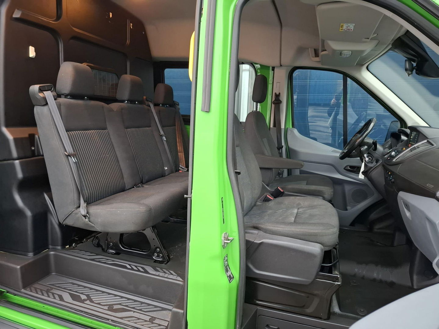 Ford Transit 350 2.0 TDCI L3H2 DC Trend DUBBEL CABINE / TREKHAAK / NAVI / CAMERA