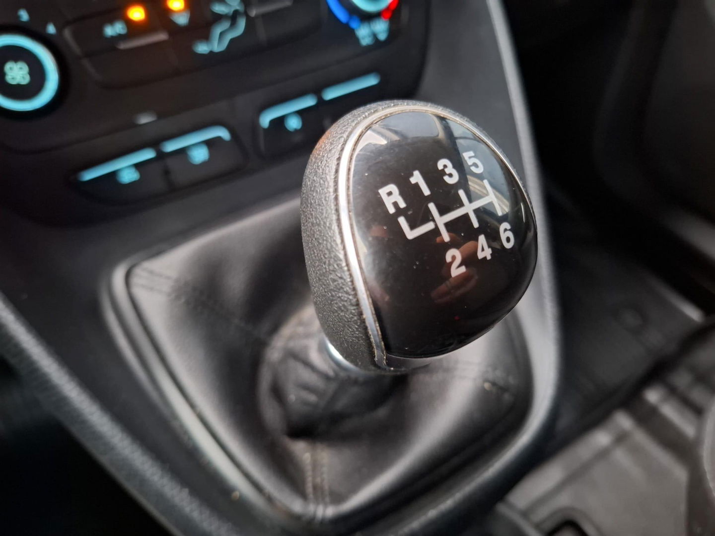 Ford Transit Connect 1.5 EcoBlue L1 Trend AIRCO / CARPLAY / NAVI / CAMERA / EURO 6