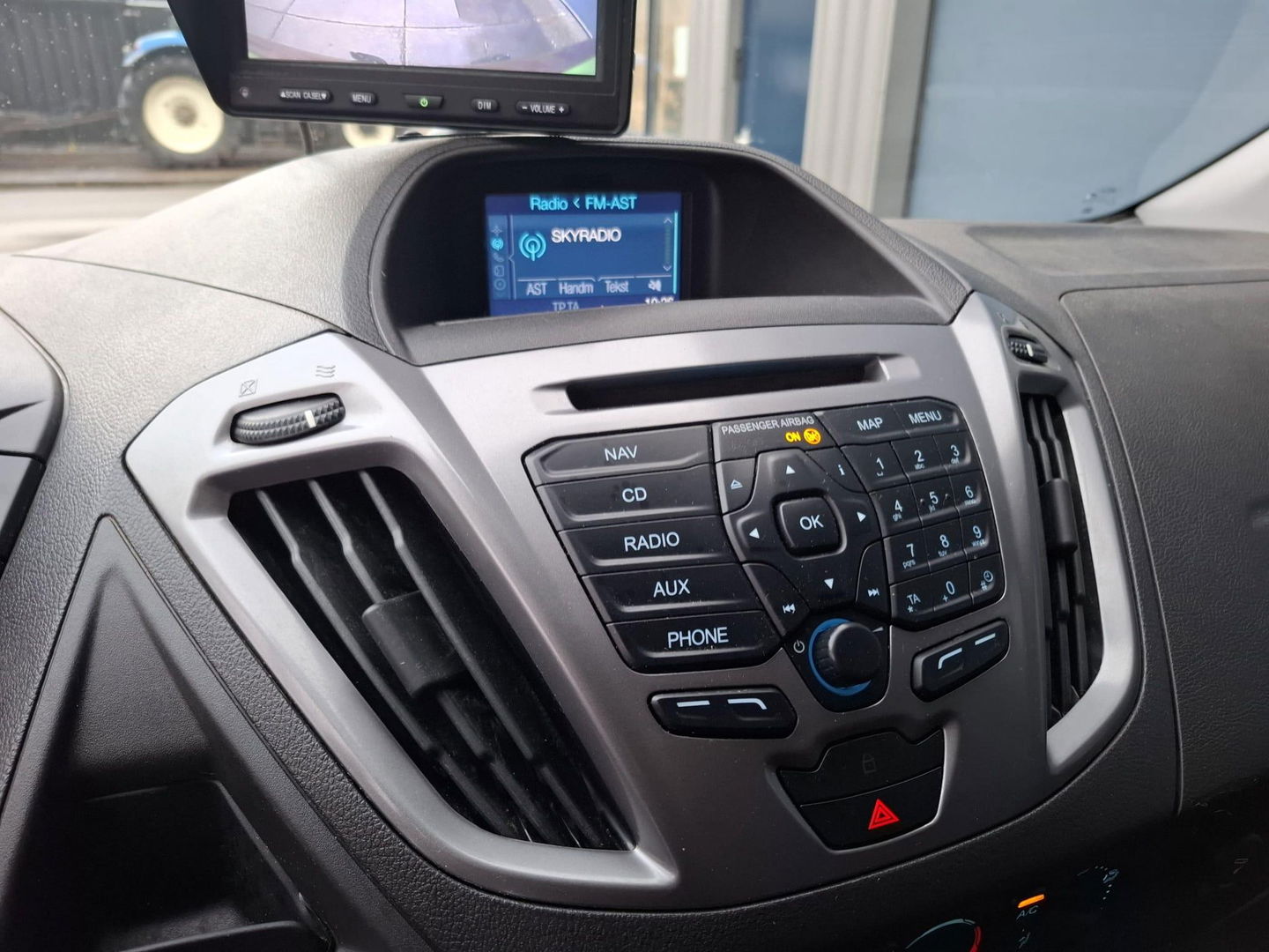 Ford Transit Custom 290 2.0 TDCI L2H1 Trend DC DUBBEL CABINE / AIRCO / CRUISE CONTROLE / TREKHAAK