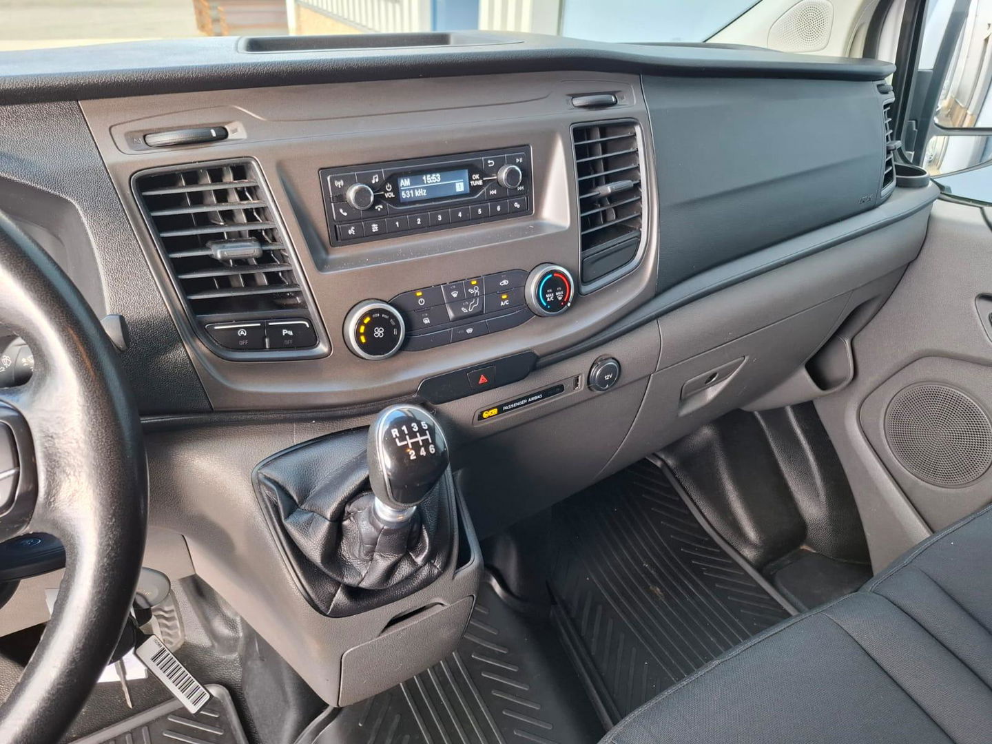 Ford Transit Custom 320 2.0 TDCI L2H2 Trend AIRCO / CRUISE CONTROLE / VERHOOGD / N.A.P / EURO 6