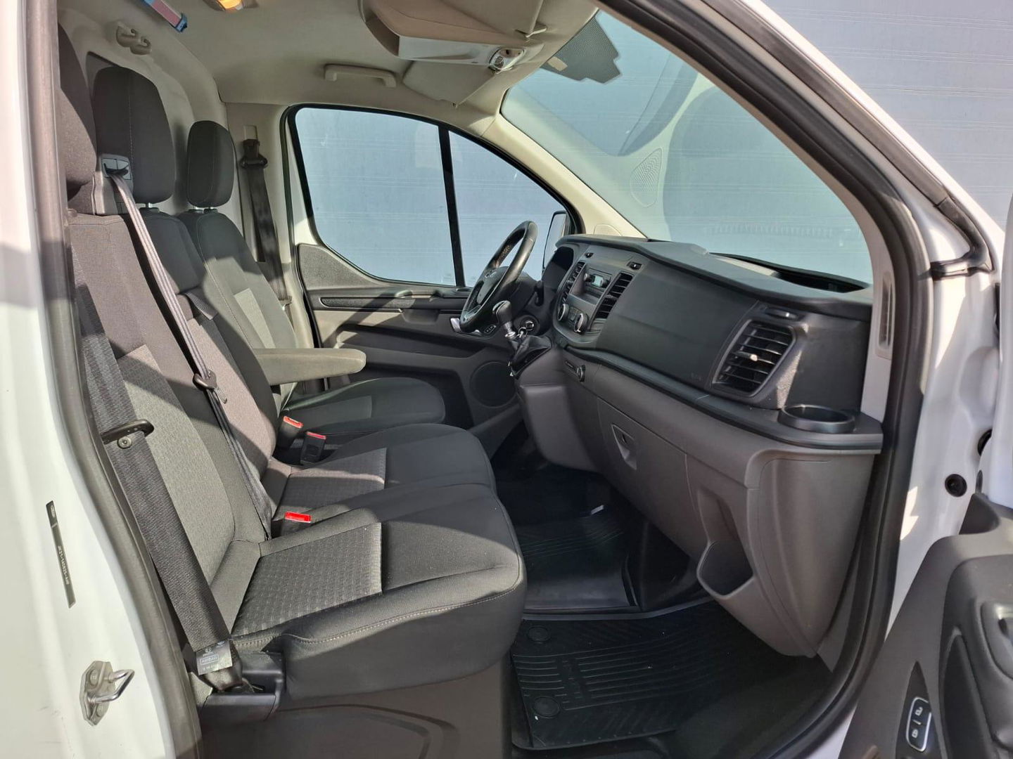 Ford Transit Custom 320 2.0 TDCI L2H2 Trend AIRCO / CRUISE CONTROLE / VERHOOGD / N.A.P / EURO 6