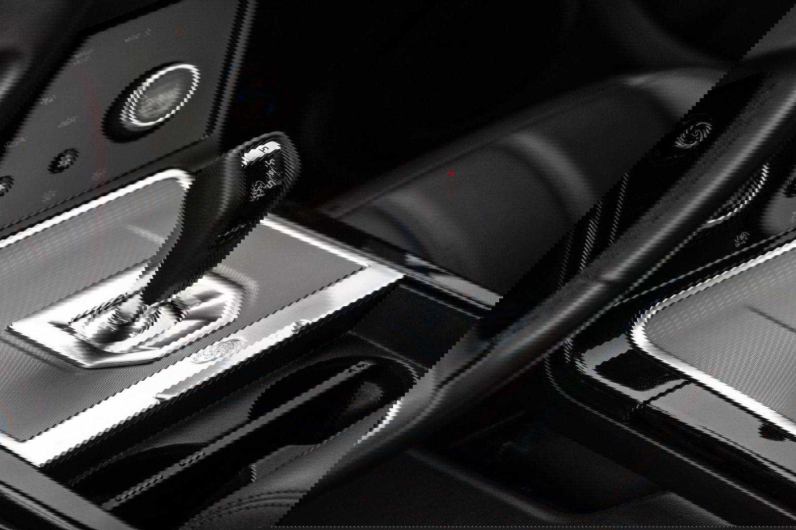 Land Rover Range Rover Evoque 1.5 P300e AWD S PLUG IN HYBRIDE / LEDER / ADAPTIVE CRUISE / CARPLAY