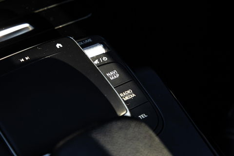 Mercedes-Benz A-Klasse 250 e Business Line PANORAMA DAK / WIDESCREEN / 360 CAMERA / CARPLAY