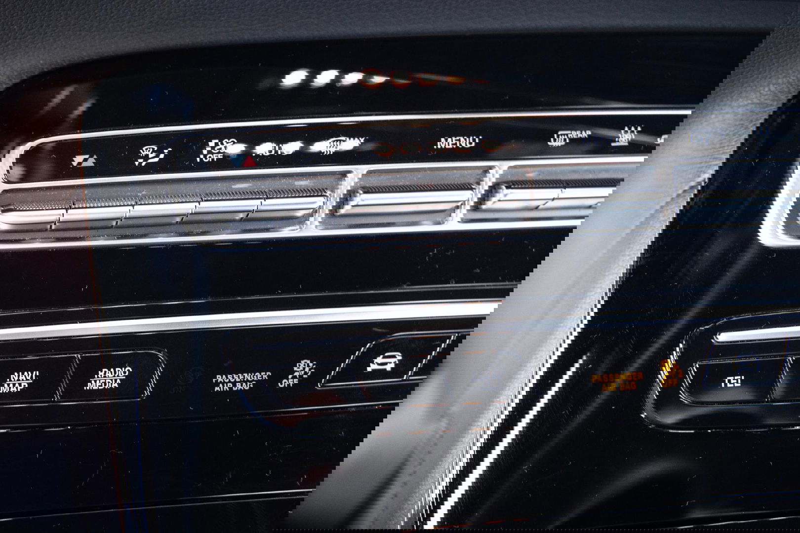 Mercedes-Benz EQC 400 4MATIC Luxury Line 80 kWh CAMERA / MEMMORY / STOELVERWARMING / LEER / DEALER ONDERHOUDEN