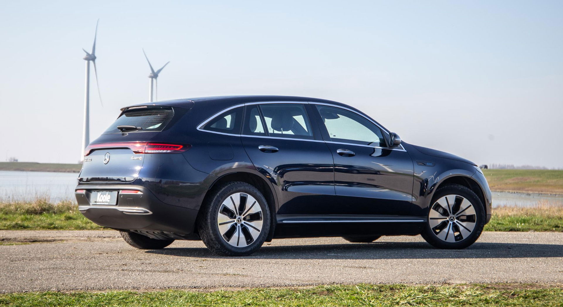 Mercedes-Benz EQC 400 4MATIC Luxury Line 80 kWh CAMERA / MEMMORY / STOELVERWARMING / LEER / DEALER ONDERHOUDEN