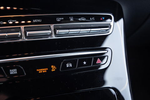 Mercedes-Benz EQC 400 4MATIC Luxury Line 80 kWh CAMERA / MEMMORY / STOELVERWARMING / LEER / DEALER ONDERHOUDEN