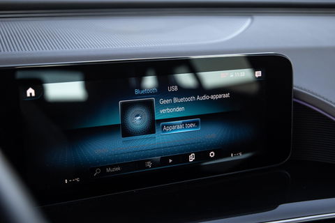 Mercedes-Benz EQC 400 4MATIC Luxury Line 80 kWh CAMERA / MEMMORY / STOELVERWARMING / LEER / DEALER ONDERHOUDEN