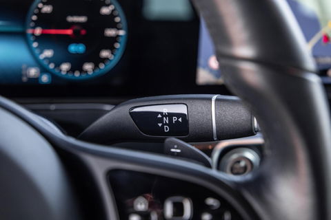 Mercedes-Benz EQC 400 4MATIC Luxury Line 80 kWh CAMERA / MEMMORY / STOELVERWARMING / LEER / DEALER ONDERHOUDEN