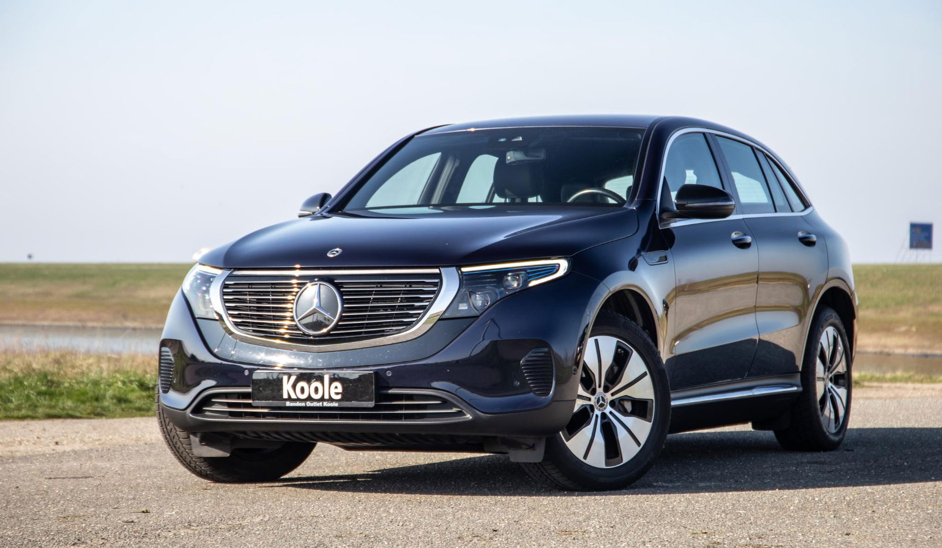 Mercedes-Benz EQC 400 4MATIC Luxury Line 80 kWh CAMERA / MEMMORY / STOELVERWARMING / LEER / DEALER ONDERHOUDEN