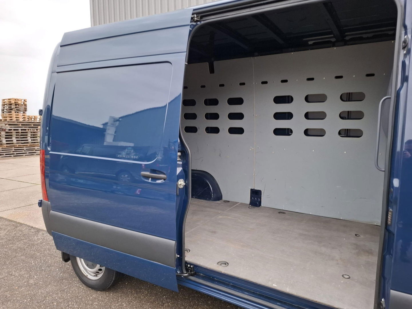 Mercedes-Benz Sprinter 311 2.2 CDI L2H1 / AIRCO / CAMERA / 3 ZITS / DEALER ONDERHOUDEN / NAVI